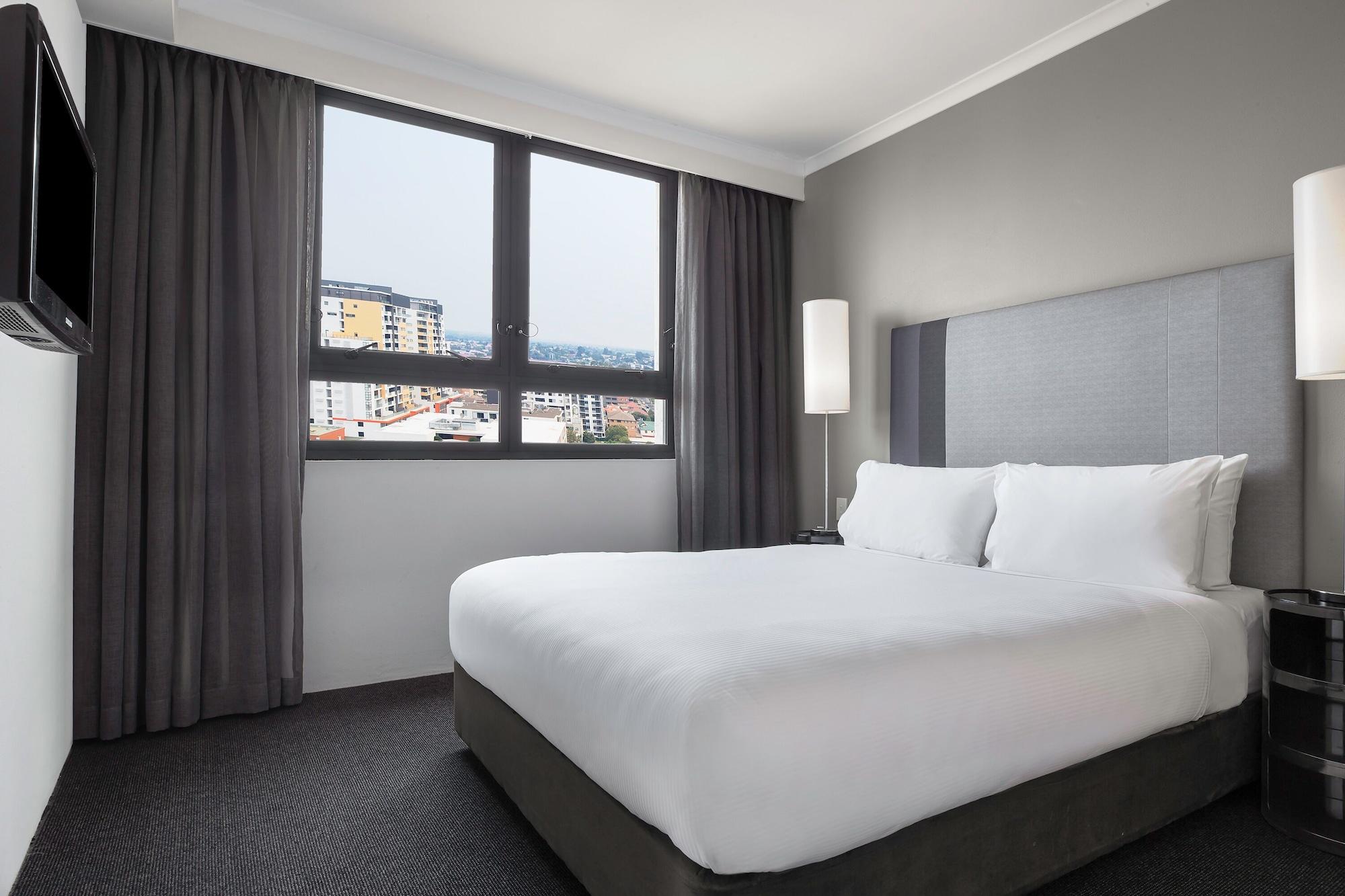 Апарт отель Mantra Parramatta Сидней Экстерьер фото